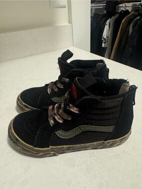 Toddler camo vans high top size 8.5